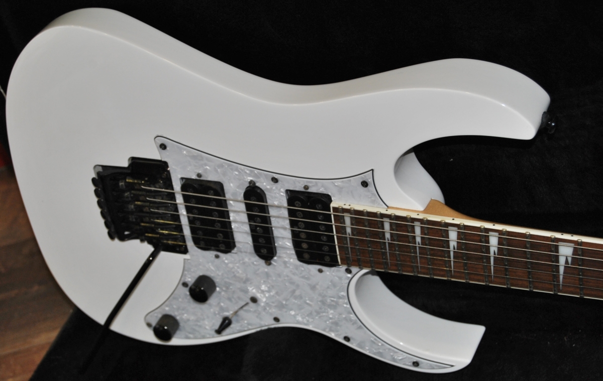 IBANEZ RG350dxz-wh guitare électrique au meilleur prix à Toulon 