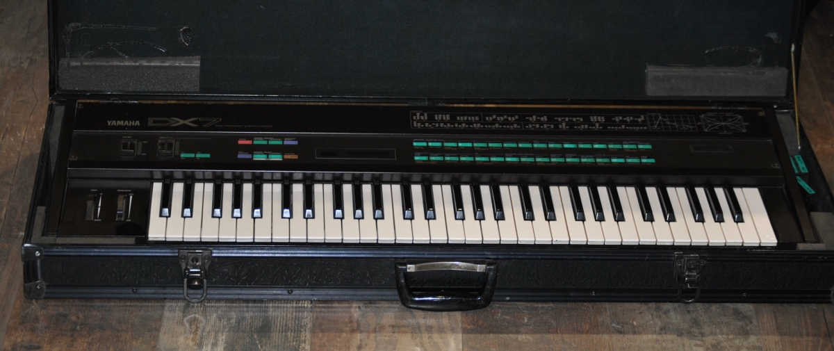 Synthétiseur Yamaha DX7 occasion