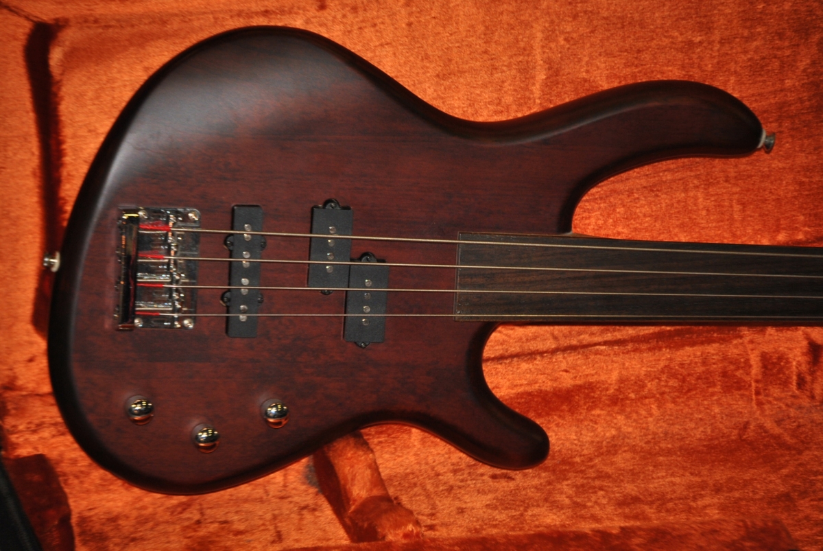 cort bass fretless