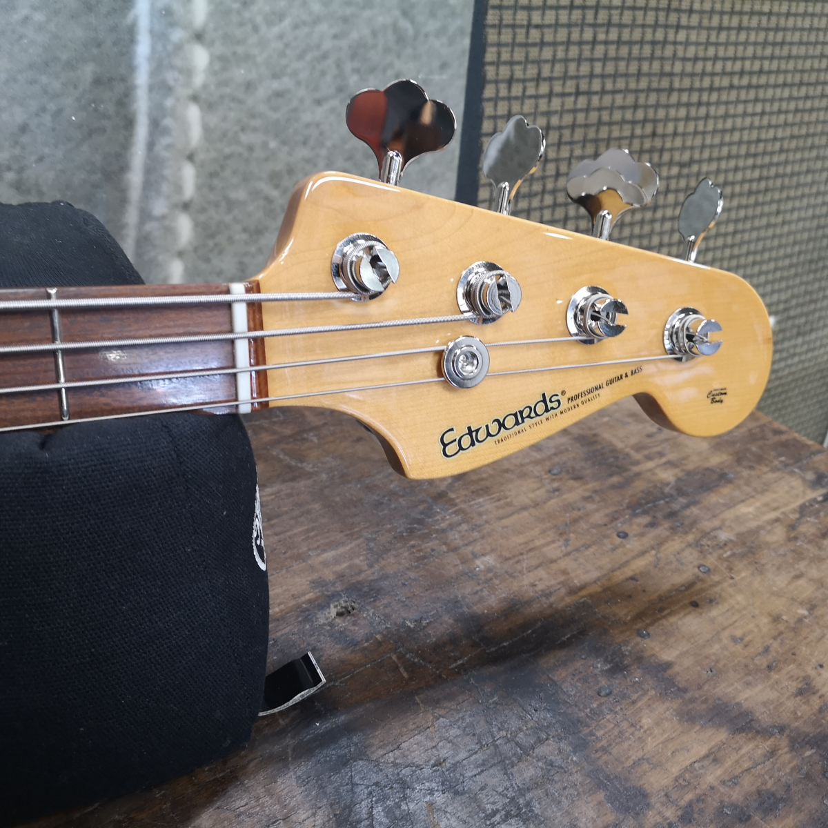 Edwards E-JB105 Jazz Bass d'occasion - Edwards