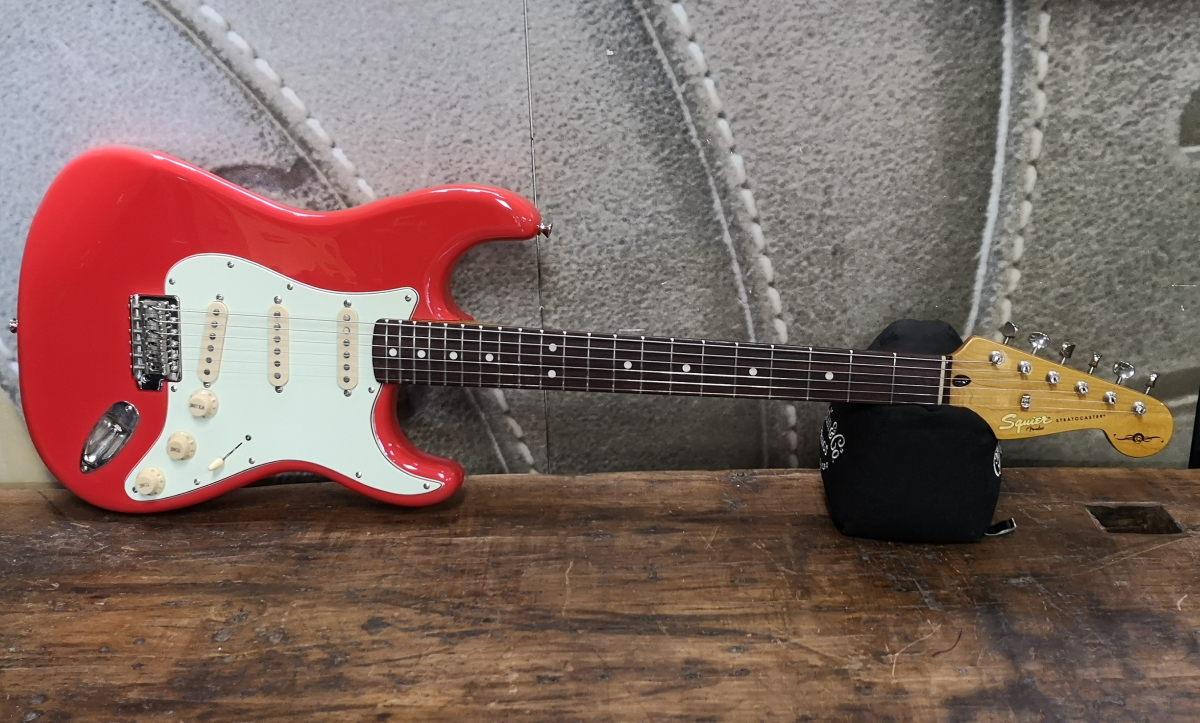 Squier simon neil stratocaster clearance