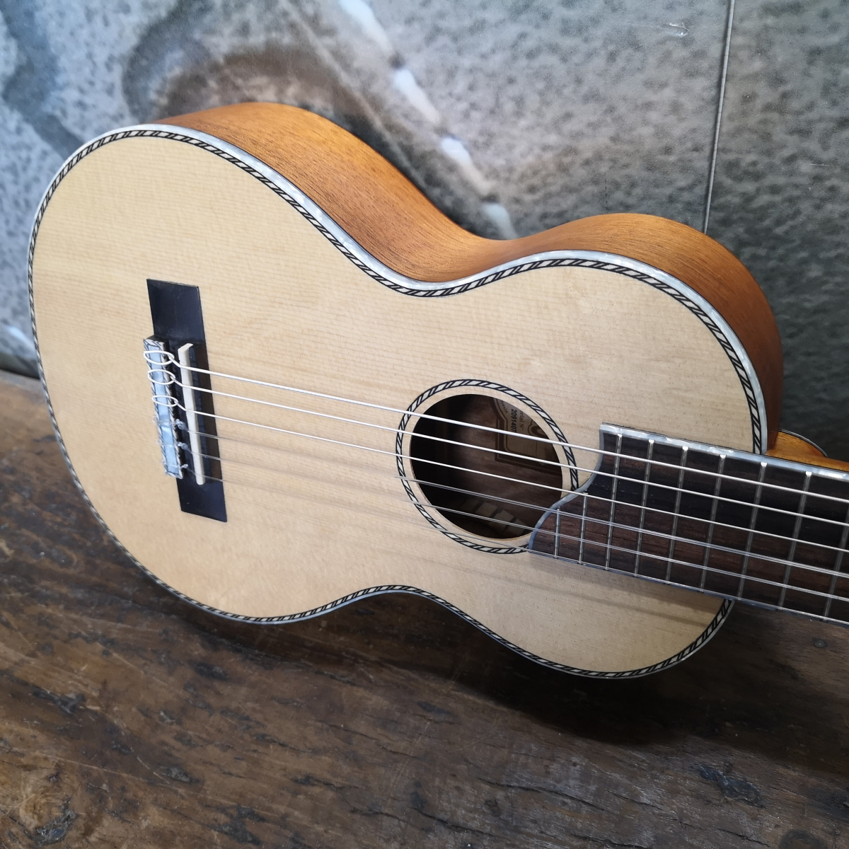 MAHALO PEARL GUITALELE Mahalo
